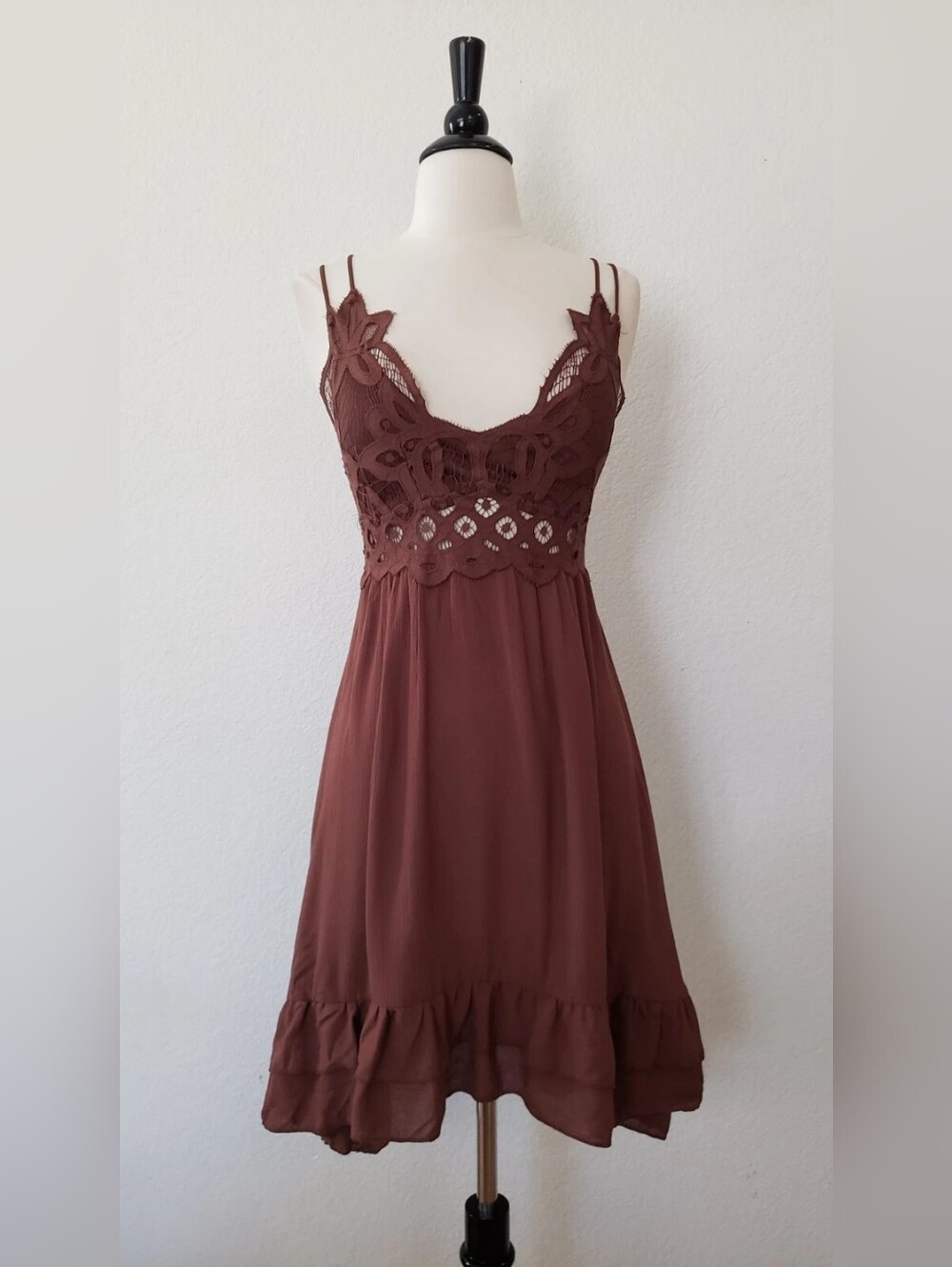 Lace Bodice Spaghetti Strap Dress in Deep Brown